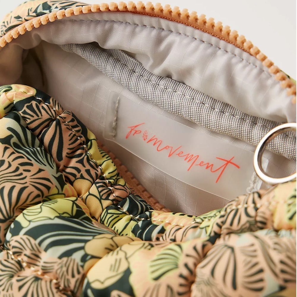 Free People Movement Printed Mini Case, NWT, Dense Floral Print, SOLD OUT PRINT - Picture 4 of 4
